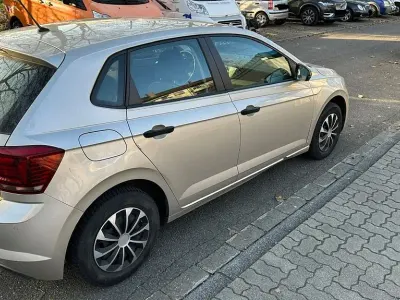 Gebraucht VW Polo Trendline 75 PS (55 kW) 2018 Beige Kleinwagen