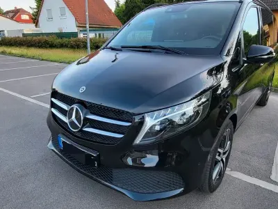 Gebraucht Mercedes V220 Edition 163 PS (119 kW) 2023 Schwarz Van / Kleinbus