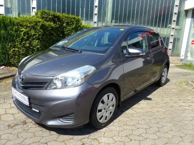 Gebraucht Toyota Yaris Life 99 PS (72 kW) 2011 Grau Kleinwagen