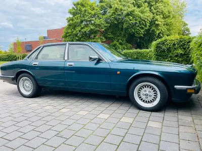 Używany Jaguar XJ40 147 KM (108 kW) 1993 Niebieski Sedan/Limuzyna