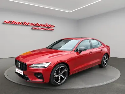 Gebraucht Volvo S60 Plus 197 PS (144 kW) 2023 Fusion red metallic Limousine