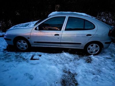 Gebraucht Renault Mégane Expression 107 PS (78 kW) 2000 Silber Kleinwagen