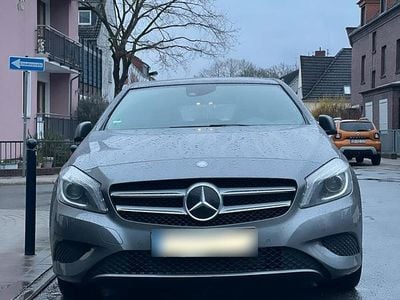 Second-hand Mercedes A200 136 CP (100 kW) 2012 Gri Berlinǎ