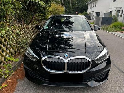 Schwarz Gebraucht 2020 BMW 118 Kleinwagen | 18.750 € (Etwas zu teuer)