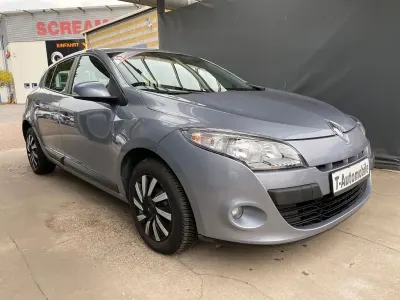 Second-hand Renault Mégane 101 CP (74 kW) 2009 Argintiu Berlinǎ
