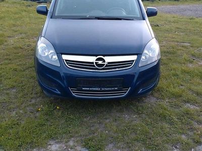 Second-hand Opel Zafira 140 CP (102 kW) 2011 Albastru Monovolum