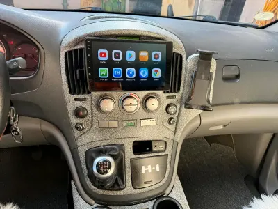 Gebraucht Hyundai H-1 136 PS (100 kW) 2014 Schwarz Van / Kleinbus
