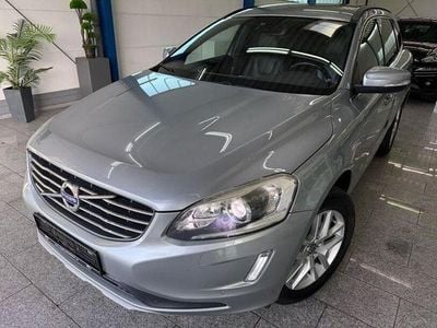Silber Gebraucht 2016 Volvo XC60 SUV | 17.990 € (Fairer Preis)