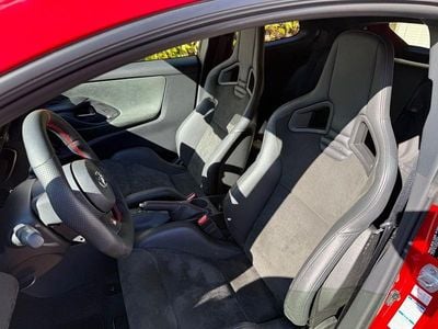 Usata Toyota Yaris 261 CV (191 kW) 2023 Rosso Utilitaria