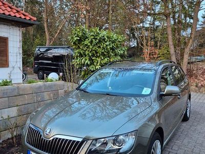 Gebraucht Skoda Superb Active 140 PS (102 kW) 2014 Kombi