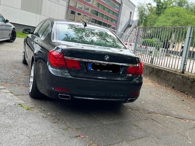 BMW 740