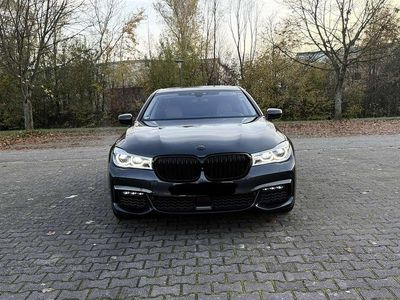 Gebraucht BMW 750 449 PS (330 kW) 2018 Grau Limousine