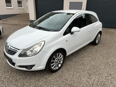 Gebraucht Opel Corsa 80 PS (58 kW) 2009 Weiß Kleinwagen