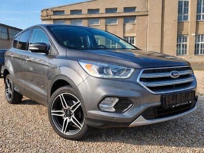 Gebraucht Ford Kuga Titanium 182 PS (133 kW) 2017 Grau SUV