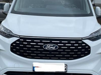 Gebraucht Ford Tourneo 170 PS (125 kW) 2025 Weiß Van / Kleinbus