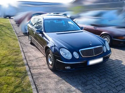 Gebraucht Mercedes E320 Avantgarde 224 PS (164 kW) 2003 Blau Kombi