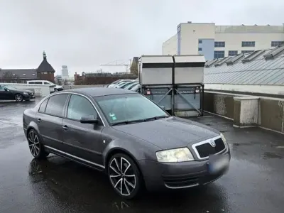 Gebraucht Skoda Superb 193 PS (141 kW) 2001 Grau Limousine