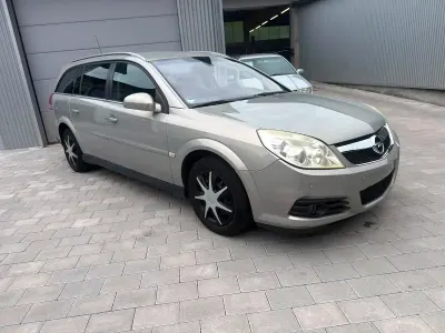 Gebraucht Opel Vectra 140 PS (102 kW) 2008 Silber Kombi