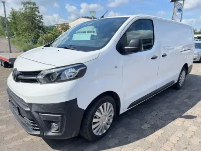 Gebraucht Toyota Proace Comfort 150 PS (110 kW) 2017 Weiß Van / Kleinbus