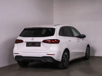 Usata Mercedes B200 163 CV (119 kW) 2024 Bianco Monovolume