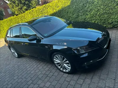 Gebraucht Skoda Superb LAURIN & KLEMENT 190 PS (139 kW) 2017 Schwarz Limousine
