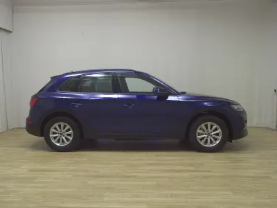 Używany Audi Q5 Basis 163 KM (119 kW) 2023 Niebieski SUV
