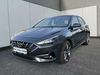 Gebraucht Hyundai i30 Trend 120 PS (88 kW) 2022 Dark knight Limousine