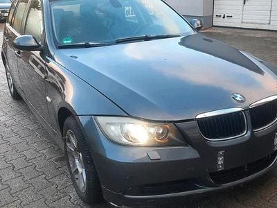 Grau Gebraucht 2008 BMW 320 Kombi | 3.250 € (Guter Preis)