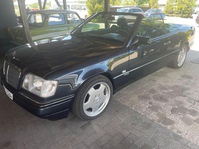 Gebraucht Mercedes E220 Sportline 150 PS (110 kW) 1996 Schwarz Cabrio