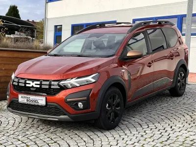 Neu Dacia Jogger Extreme 141 PS (103 kW) 2025 Braun Van / Kleinbus