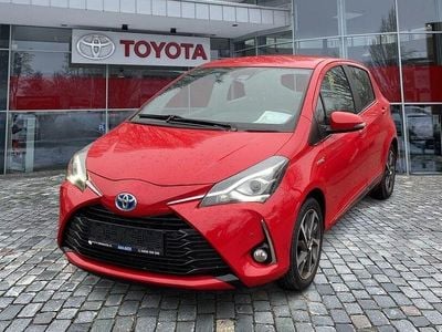 Gebraucht Toyota Yaris Hybrid 101 PS (74 kW) 2017 Super red 5 Kleinwagen