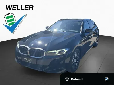 Używany BMW 330e Shadowline 292 KM (214 kW) 2022 Czarny Kombi