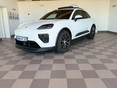 Gebraucht Porsche Macan 4 Electric 300 kW (408 PS) 2024 Weiß SUV