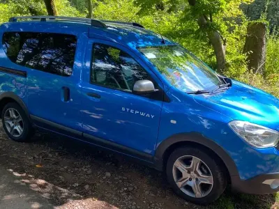 Gebraucht Dacia Dokker Stepway 131 PS (96 kW) 2020 Blau Van / Kleinbus