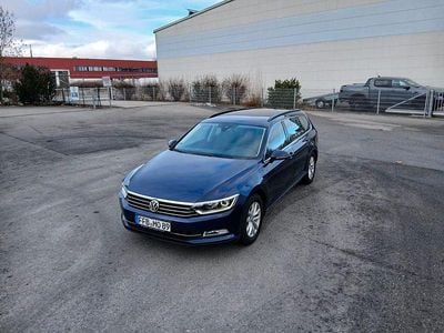 Gebraucht VW Passat 150 PS (110 kW) 2019 Blau Kombi
