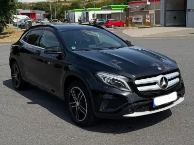 Gebraucht Mercedes GLA200 136 PS (100 kW) 2015 Schwarz SUV