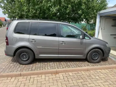 Gebraucht VW Touran United 105 PS (77 kW) 2009 Silber Van / Kleinbus