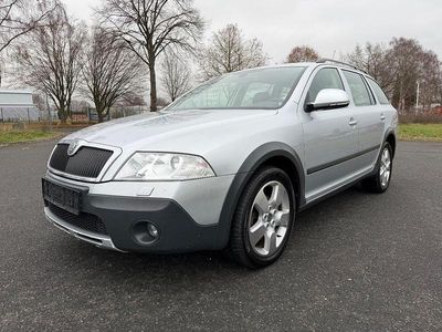 Silber Gebraucht 2009 Skoda Octavia Scout 4x4 Kombi | 4.990 €