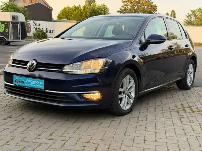 Gebraucht VW Golf VII 150 PS (110 kW) 2017 Atlantic blue metallic Limousine