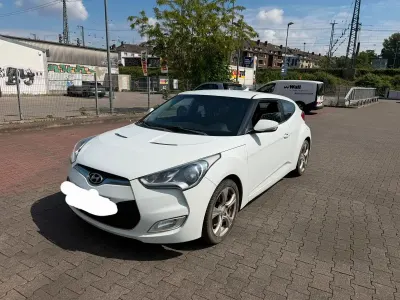 Gebraucht Hyundai Veloster Premium 140 PS (102 kW) 2011 Weiß Kleinwagen