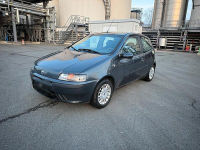 Grau Gebraucht 2002 Fiat Punto Active Kleinwagen | 1.650 € (Fairer Preis)