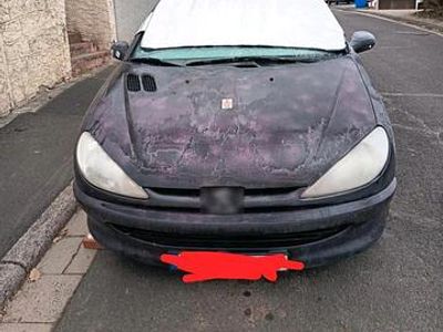 Gebraucht Peugeot 206 75 PS (55 kW) 1998 Andere farben Kleinwagen