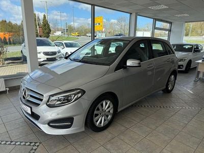 Gebraucht Mercedes B180 122 PS (89 kW) 2015 Silber Van / Kleinbus