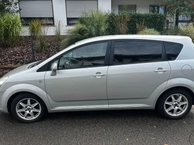 Gebraucht Toyota Corolla Verso Executive 136 PS (100 kW) 2008 Silber Van / Kleinbus