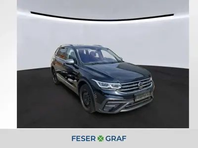 Gebraucht VW Tiguan Allspace Life 150 PS (110 kW) 2023 Deep black perleffekt SUV