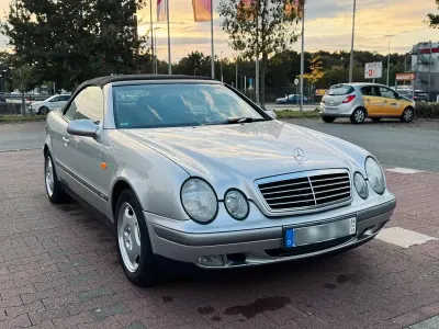 Gebraucht Mercedes CLK200 136 PS (100 kW) 1999 Silber Cabrio
