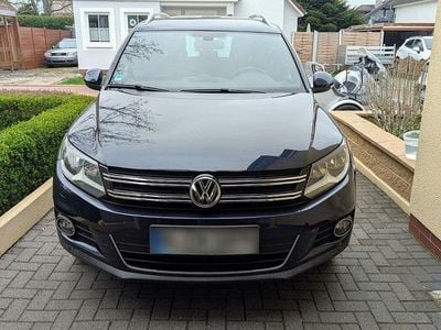 Gebraucht VW Tiguan Life 140 PS (102 kW) 2013 Blau SUV