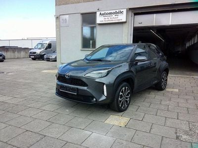 Gebraucht Toyota Yaris Cross Team 92 PS (67 kW) 2022 Grey metallic SUV