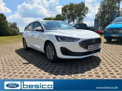Neu Ford Focus Titanium X 116 PS (85 kW) 2026 Frozen white (weiss) Kombi