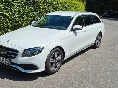 Gebraucht Mercedes 220 194 PS (142 kW) 2019 Weiß Limousine